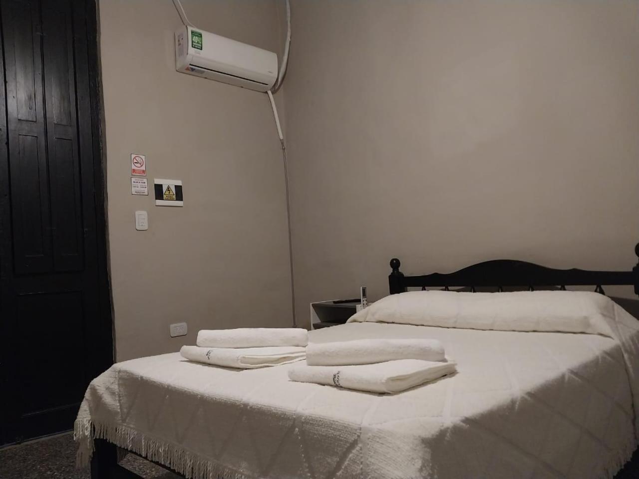 Hostel Marilian Salta Buitenkant foto
